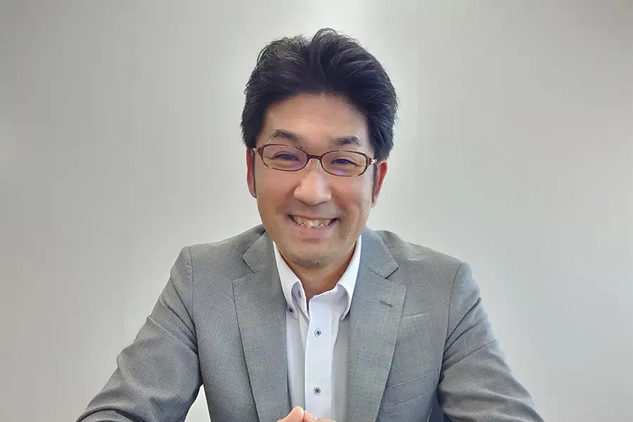 塚越 学（つかごし・まなぶ）