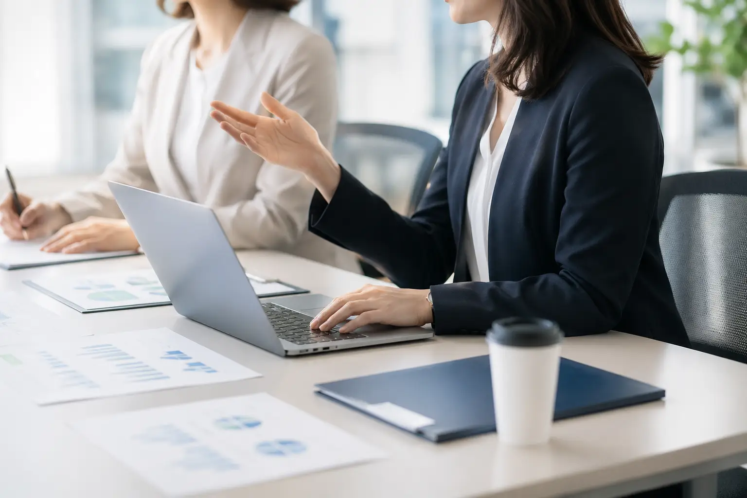女性管理職を増やすには？増えない原因と候補者を育てる6つの施策